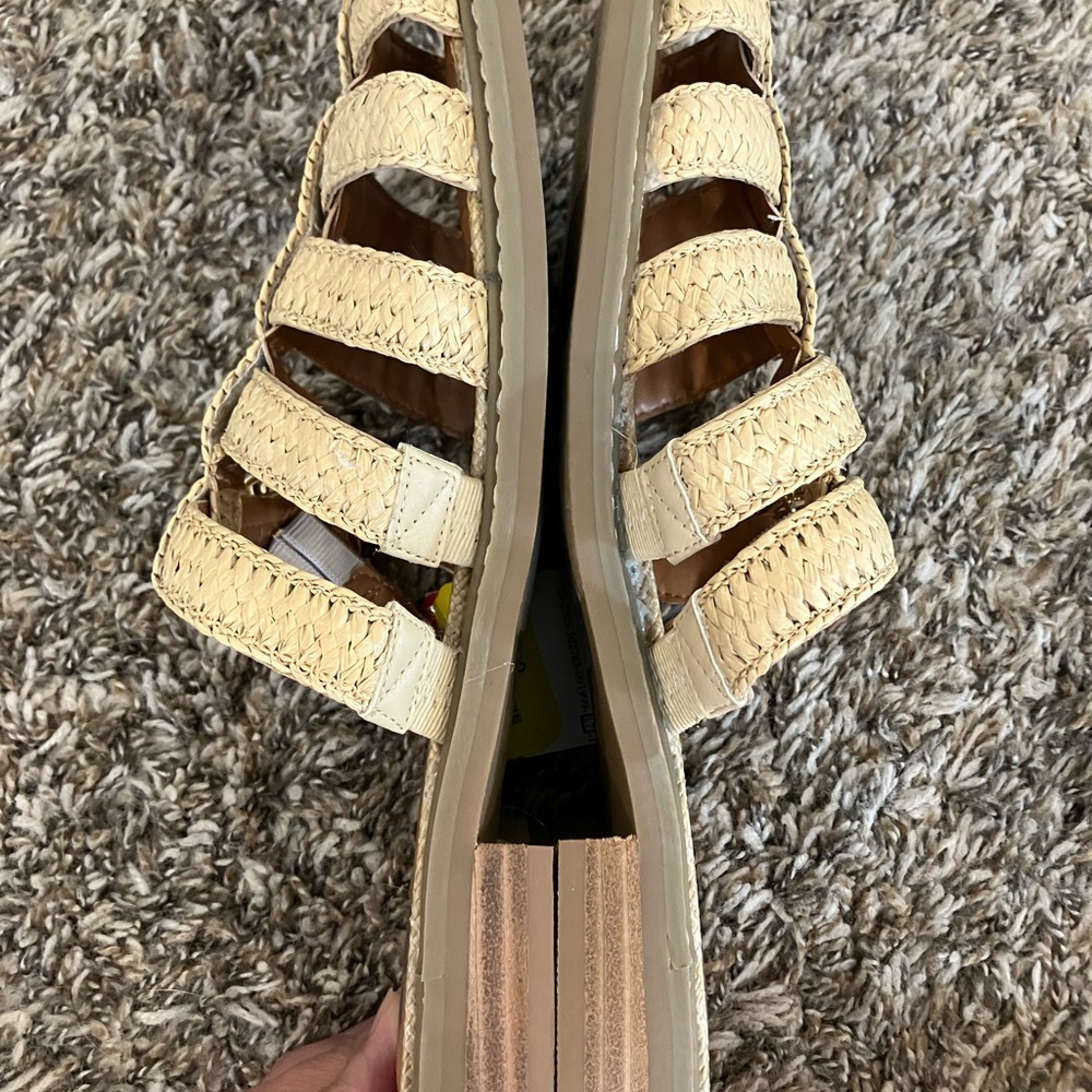 Dolce vita Women’s Tan Sandals 9 nwot - Picture 3 of 5